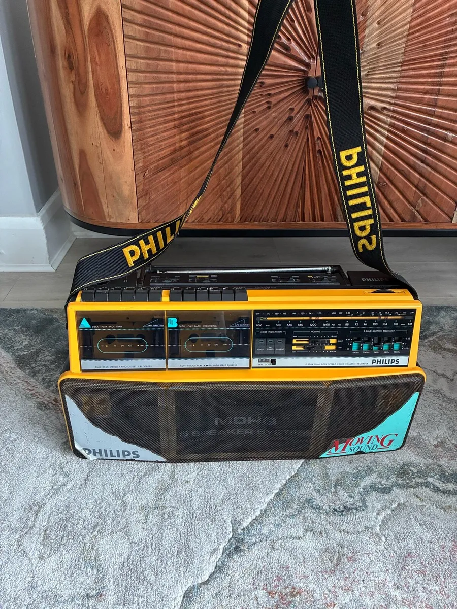 Phillips D8304 Moving Sound Boombox - Image 1