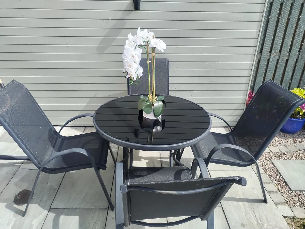 Patio table and chairs - Image 1