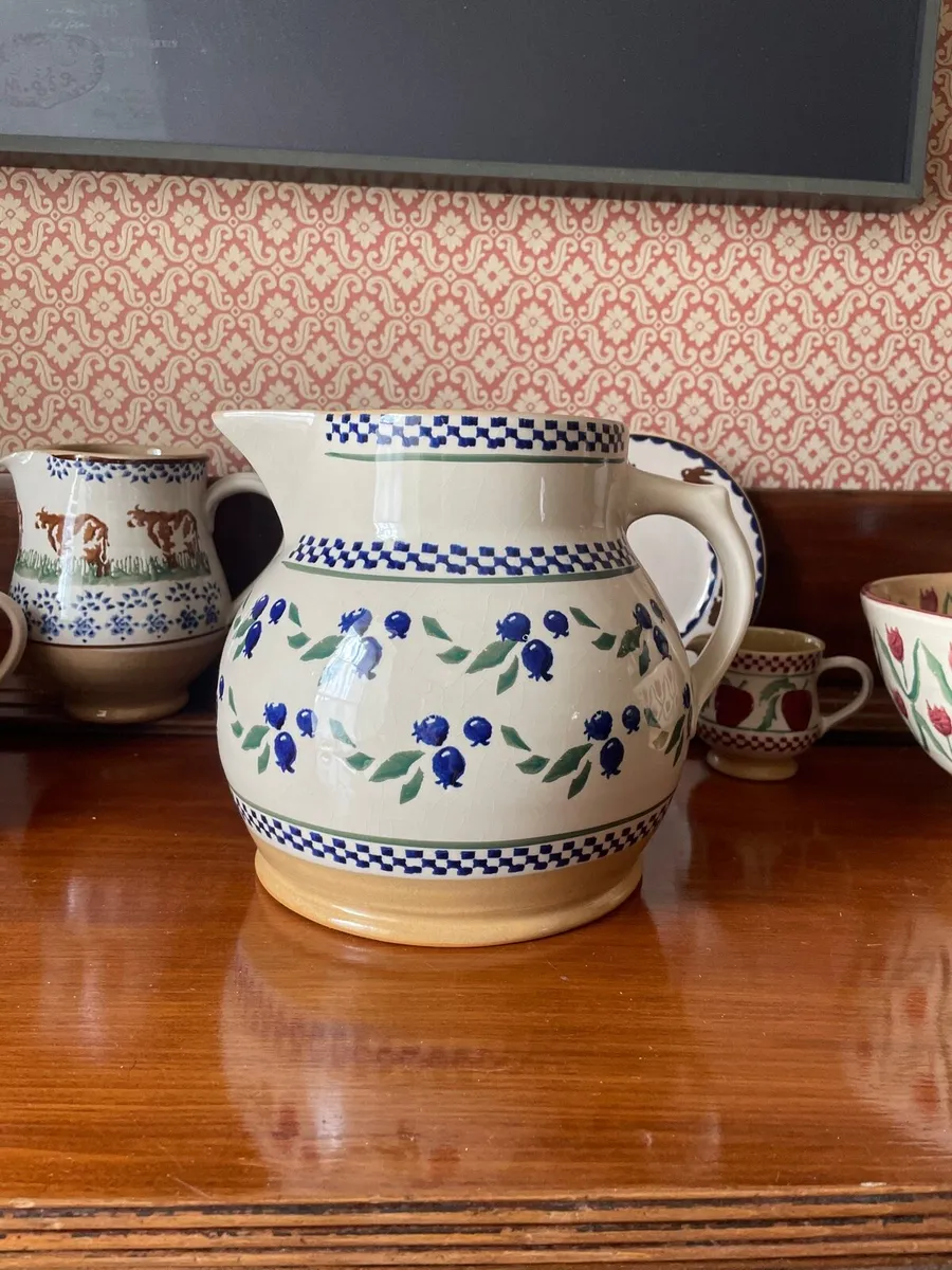 Nicholas Mosse jug - Image 1