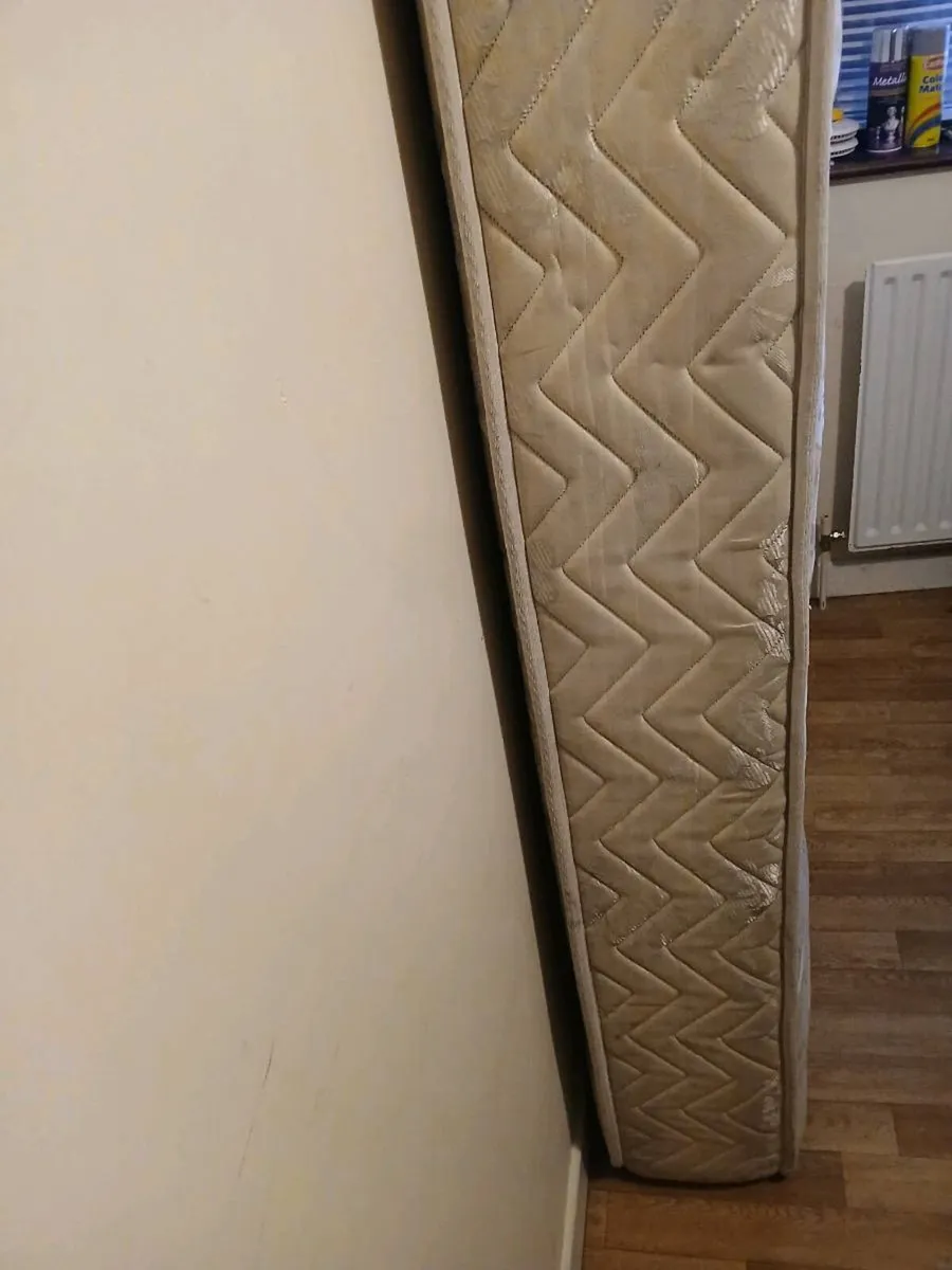 Double Matress 4' 6"(excellant condition) - Image 4