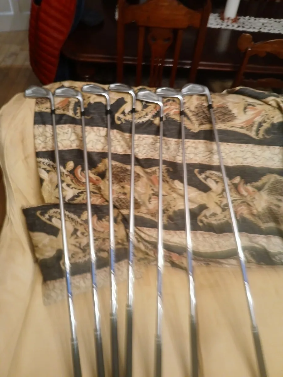 Titleist 620cb irons  4 to pw - Image 4
