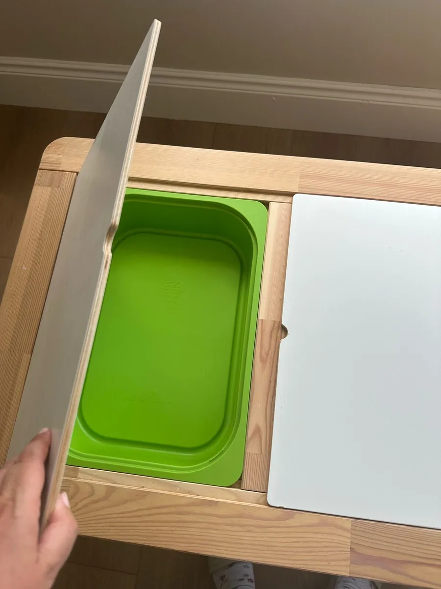 Flisat children’s Table with trays - Image 4
