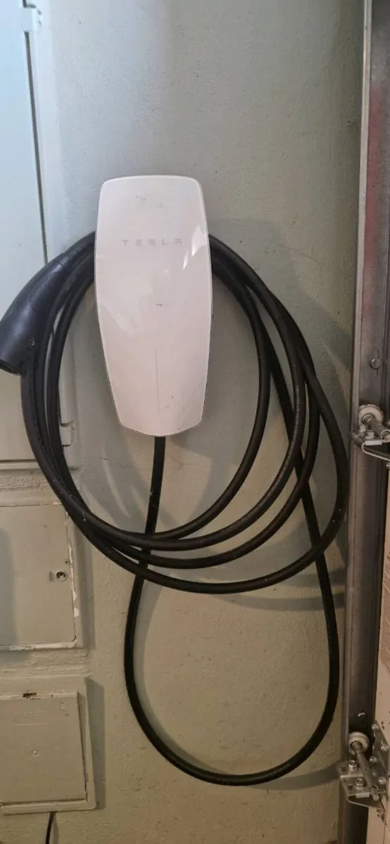 Tesla Electric charger - Image 2