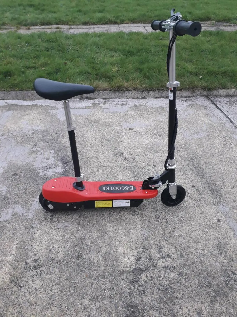 Seated electric scooter - Image 3