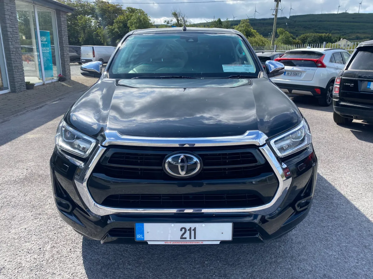 2021 Toyota Hilux INVINCIBLE D-4D 4WD DCB - Image 2