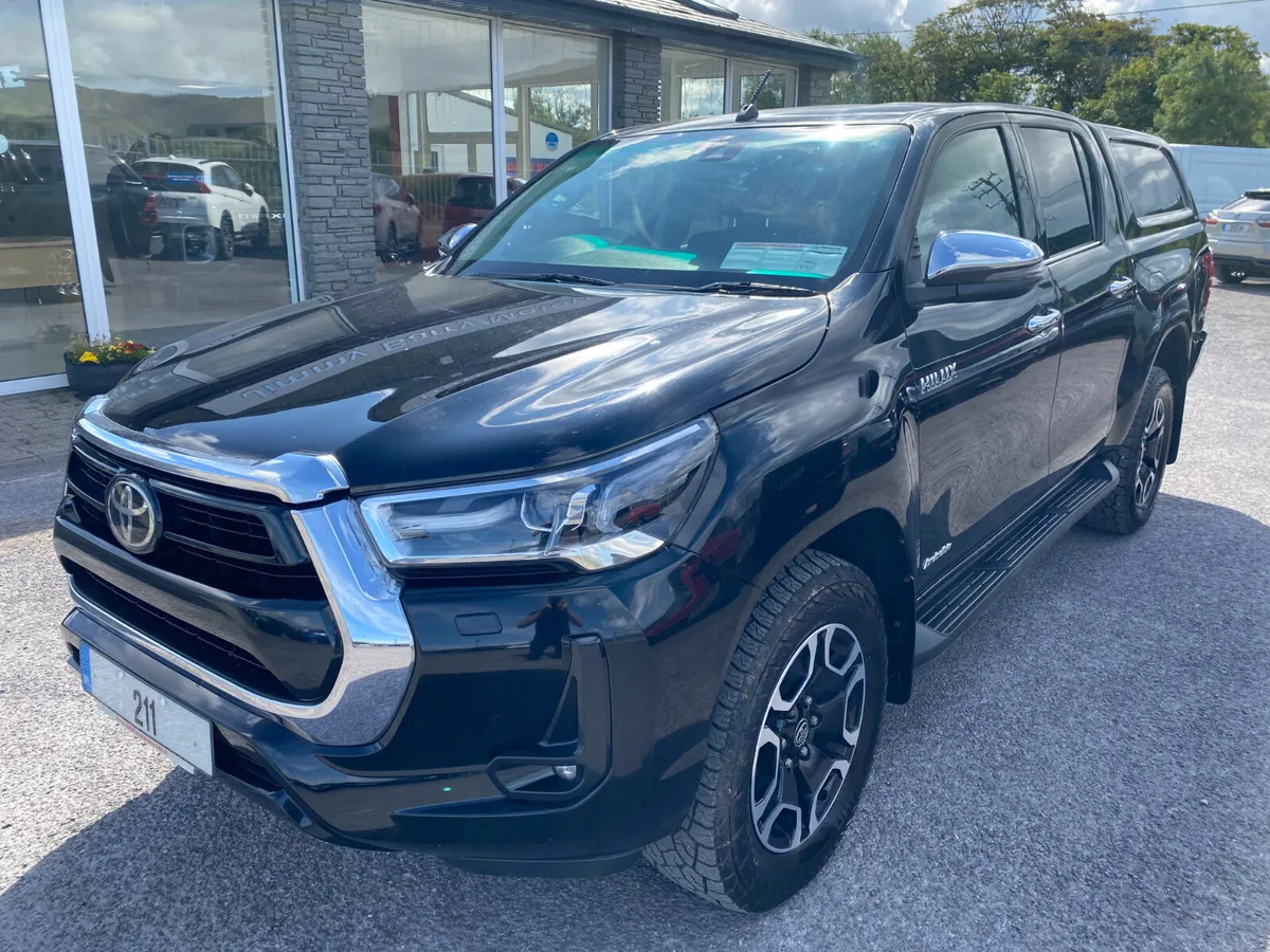 2021 Toyota Hilux INVINCIBLE D-4D 4WD DCB - Image 3