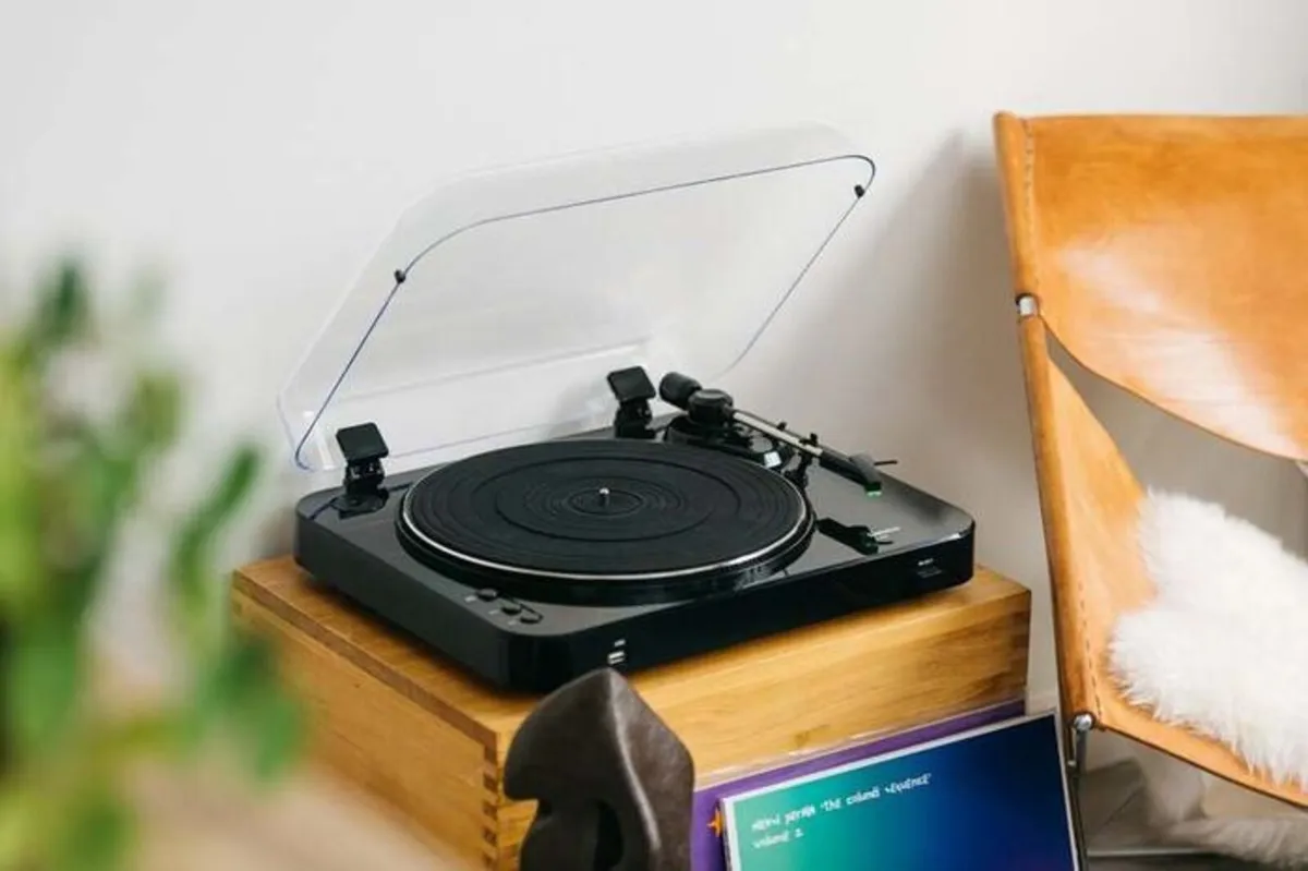 Turntable with USB direct encoding - Black - Image 1
