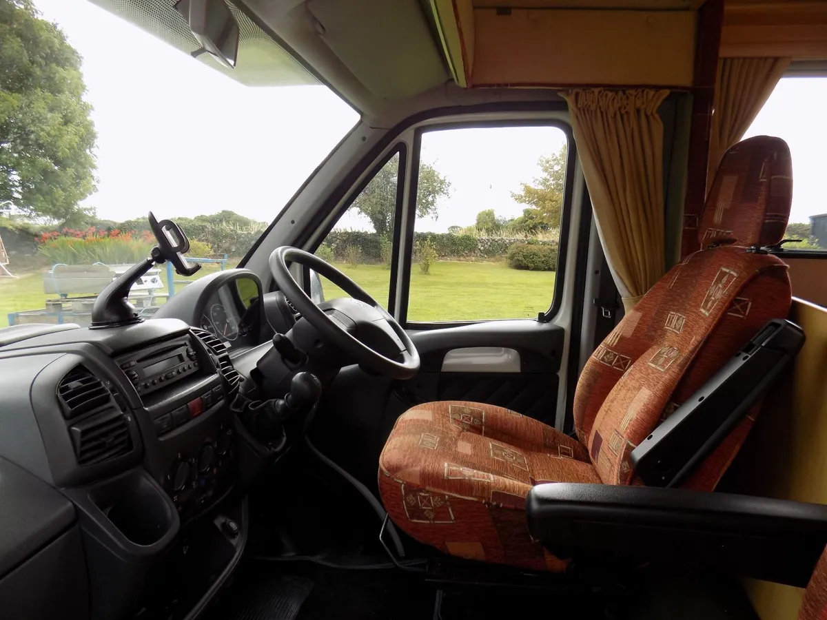 Camper Van - Image 3