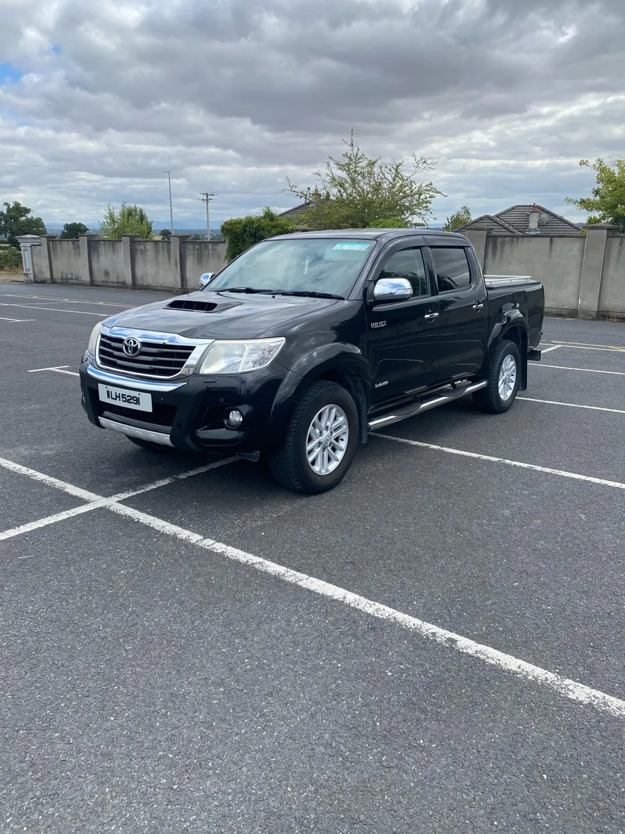 Toyota Hilux invincible - Image 4