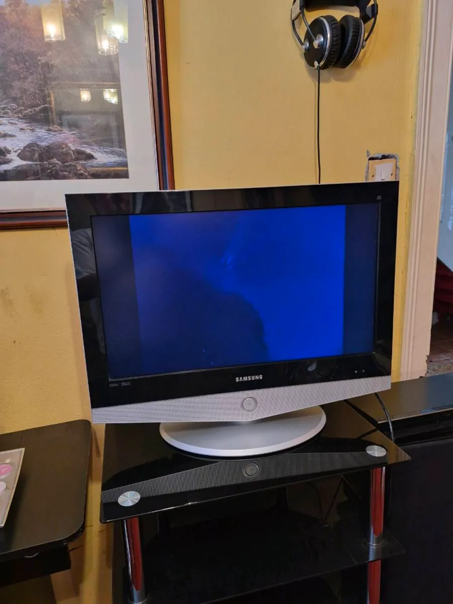Samsung 26" HD Ready  LCD TV - Image 4