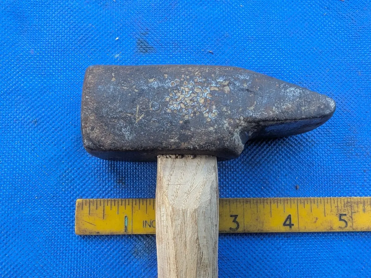 Two 1.1/2lb Hammers - Image 3