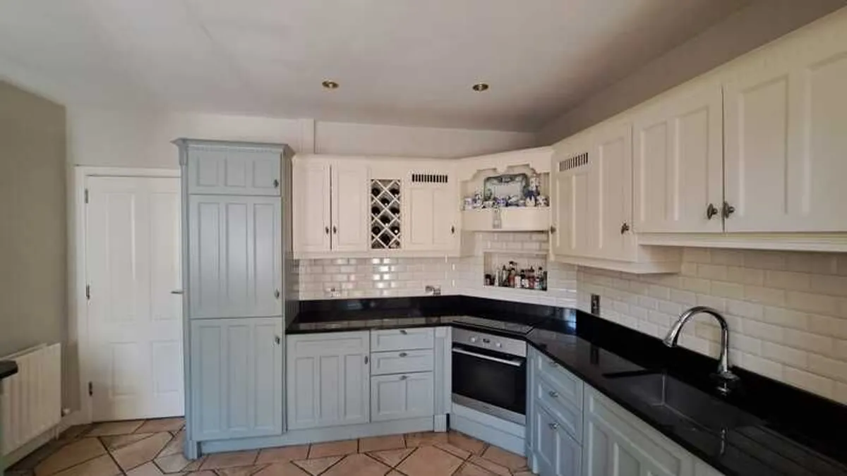 Kitchen - Image 2