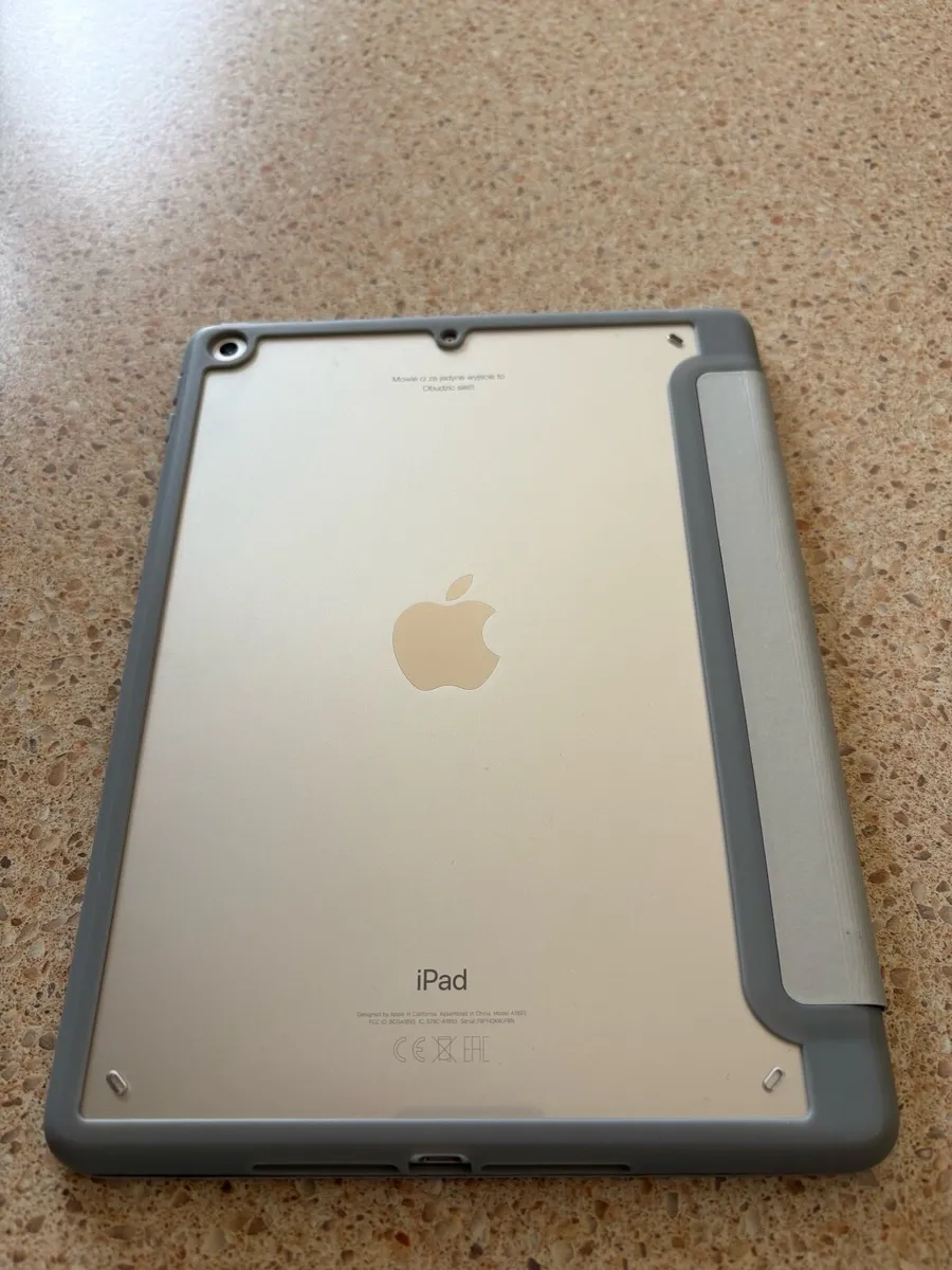 Apple iPad 6th generation 2018 - Image 4