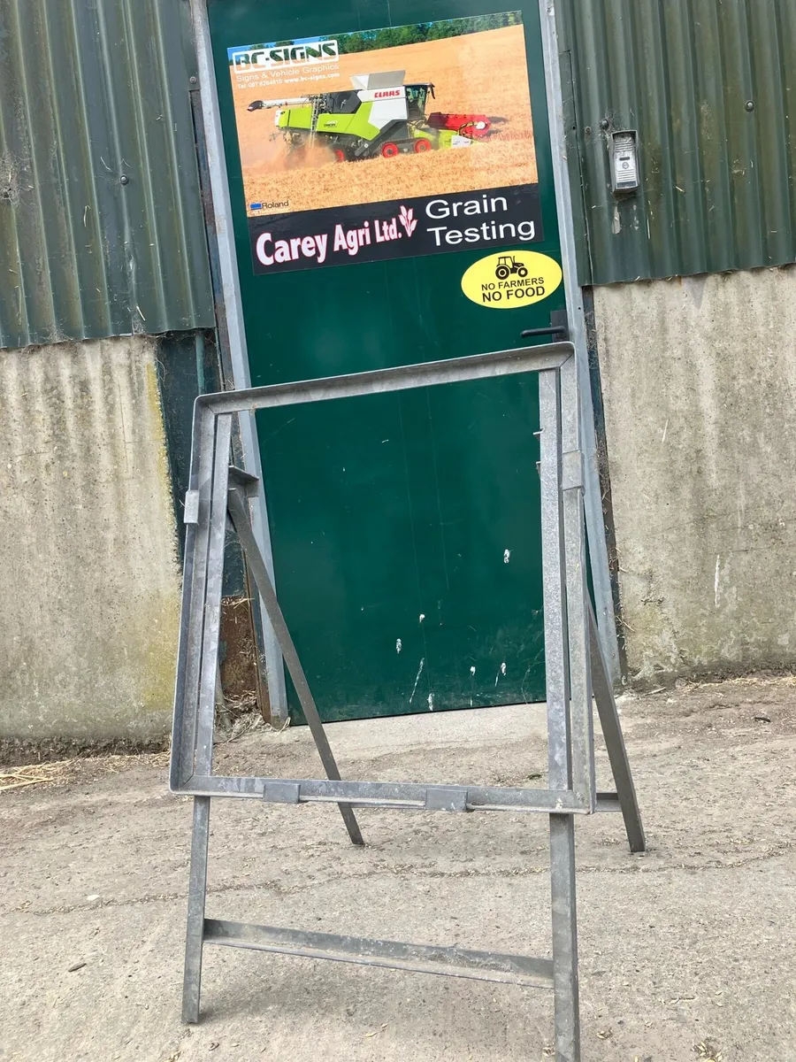 Hedge Cutting Signs on heavy duty stands! - Image 3