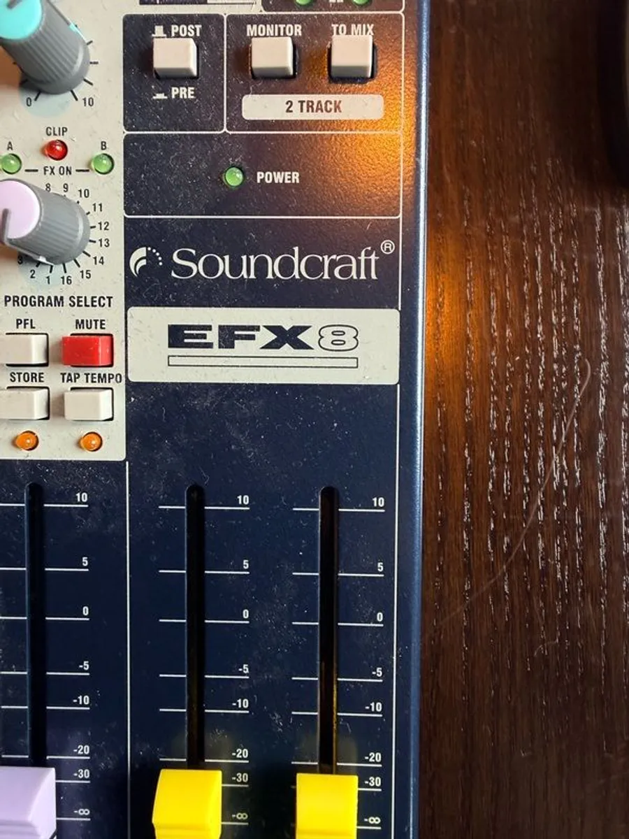 Soundcraft EFX 8 - Image 1