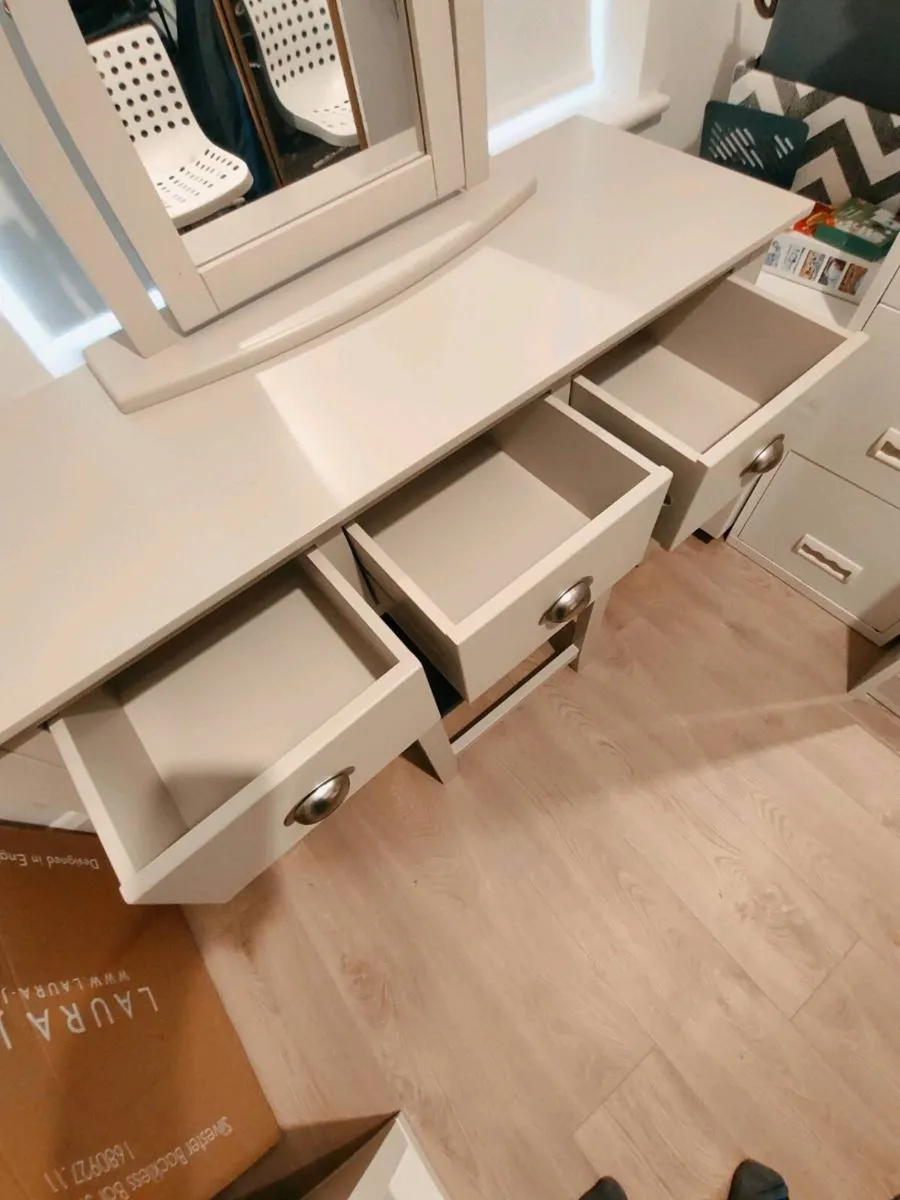 Dressing table - Image 3