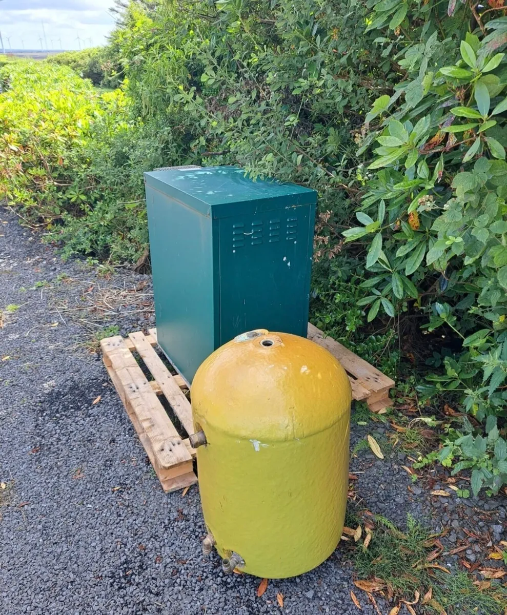 Firebird Oil Boiler & Copper Hot Water Cylinder - Image 3