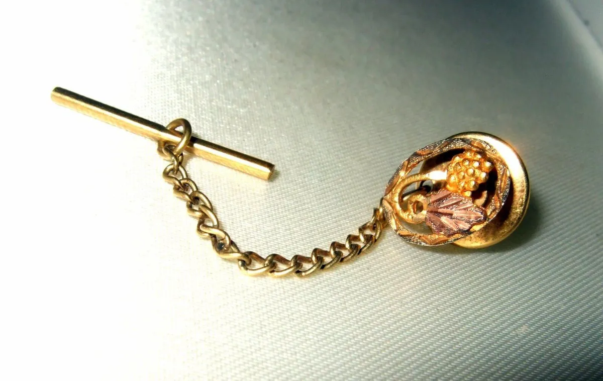 Pristine Vintage Black Hills 10k/12k Gold Tie Pin - Image 2
