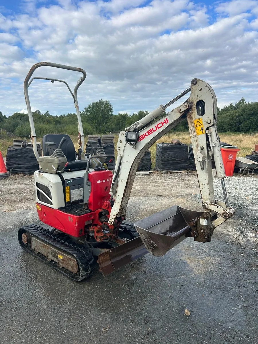 Digger Takeuchi TB210R - Image 1