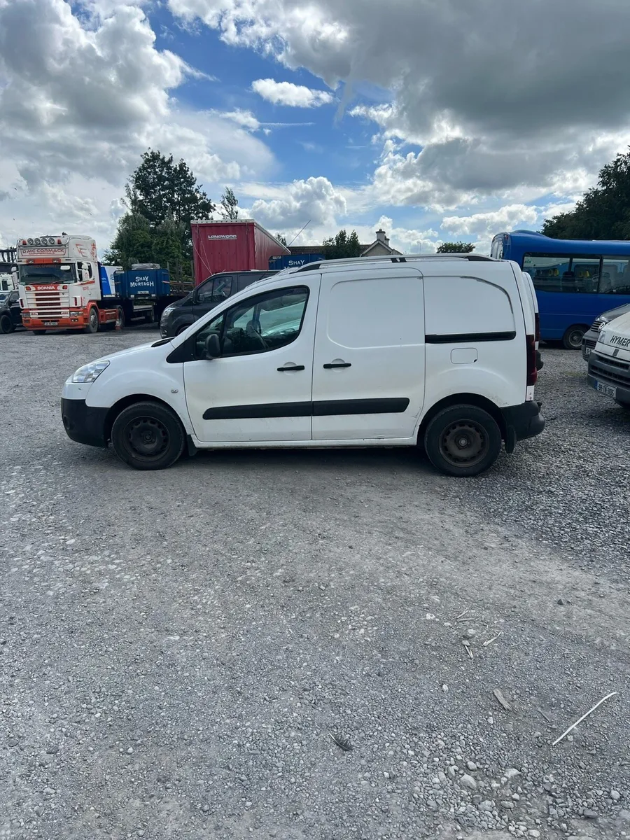 Peugeot partner low milage new cvrt - Image 3
