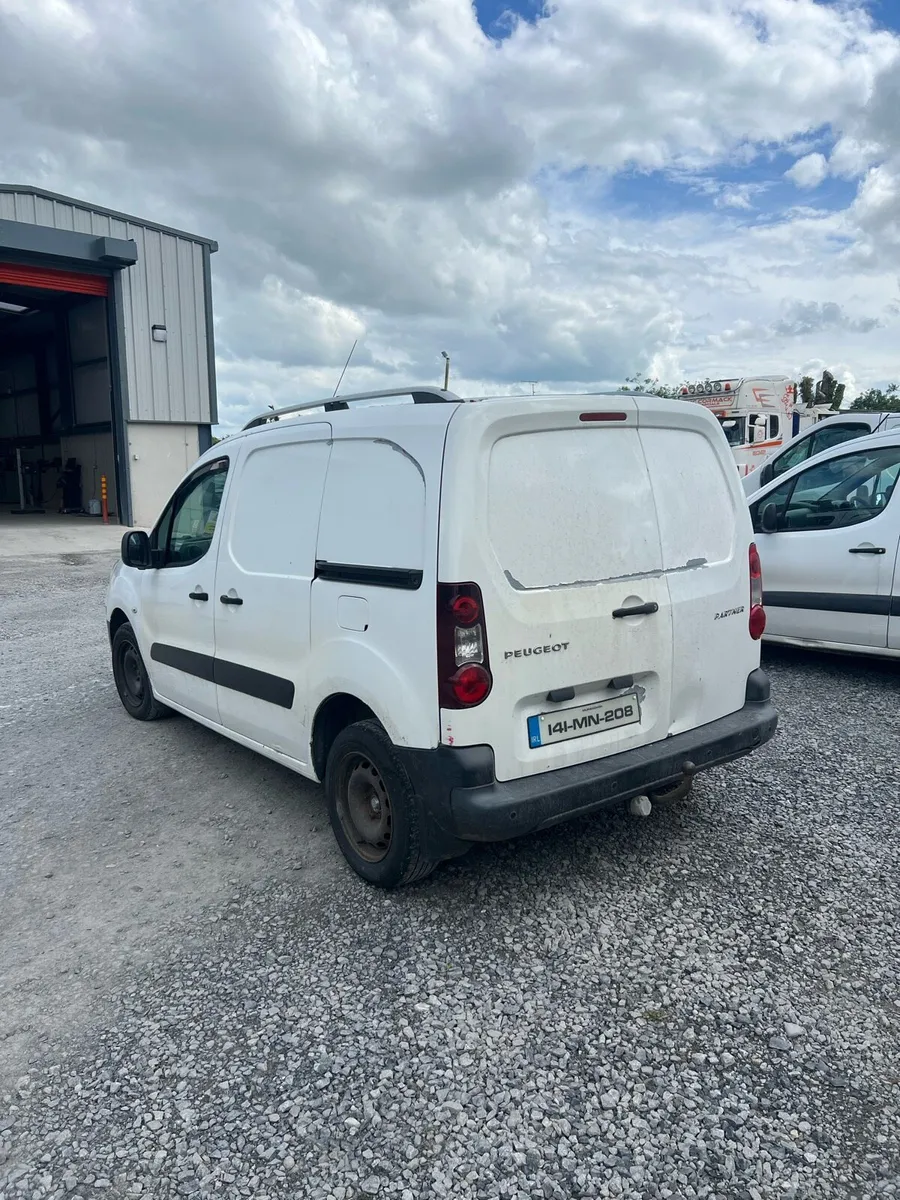 Peugeot partner low milage new cvrt - Image 4