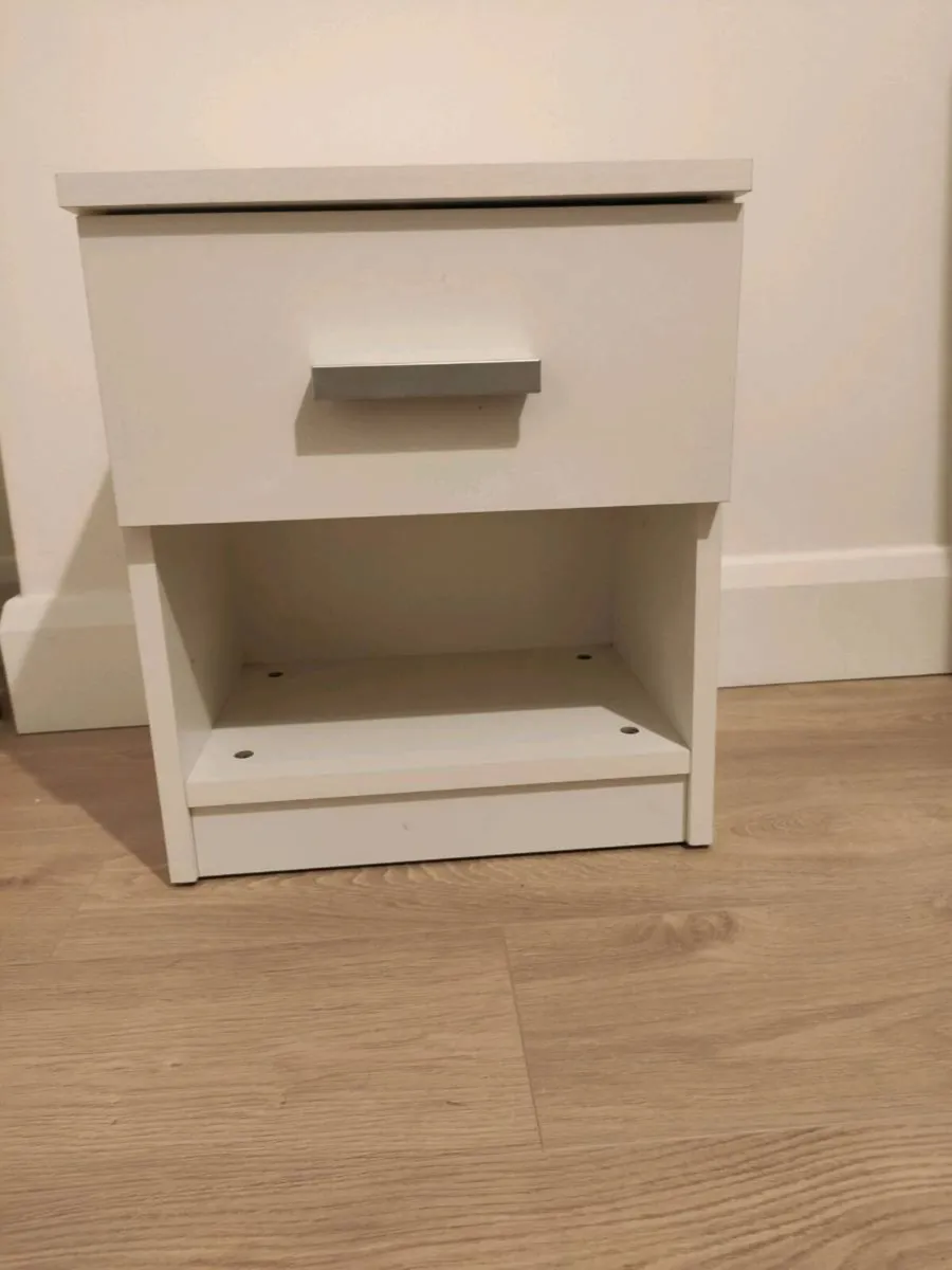 White bedside locker - Image 2