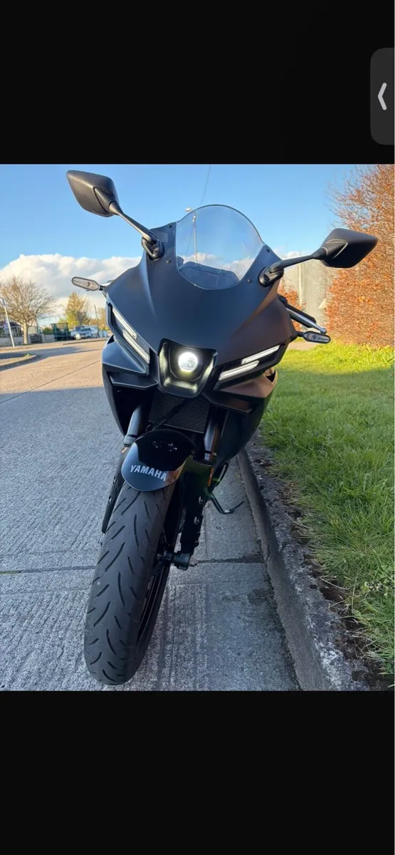 2025 Yamaha R3 - Image 2
