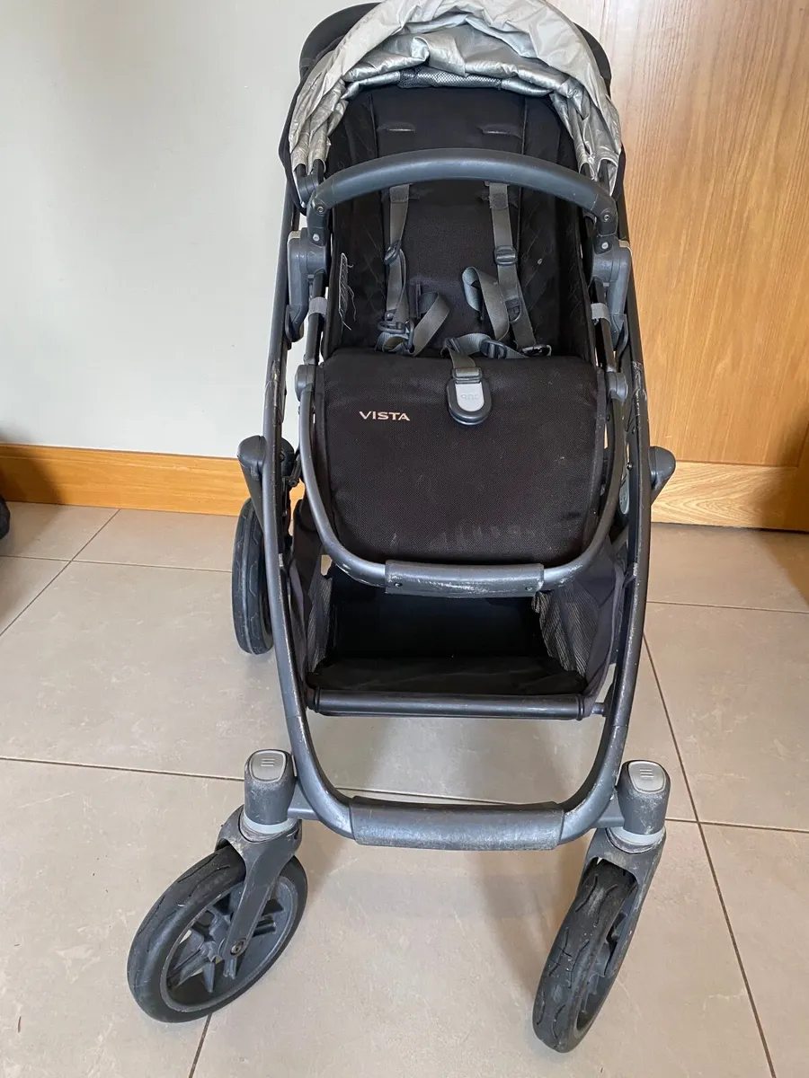 Uppababy vista 2015 model buggy and carrycot - Image 1