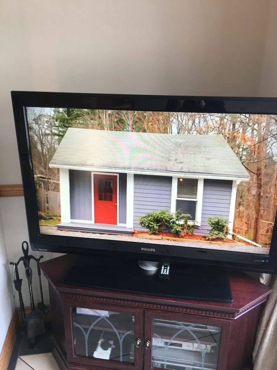 PHILLIPS 48" TELEVISION - Image 1