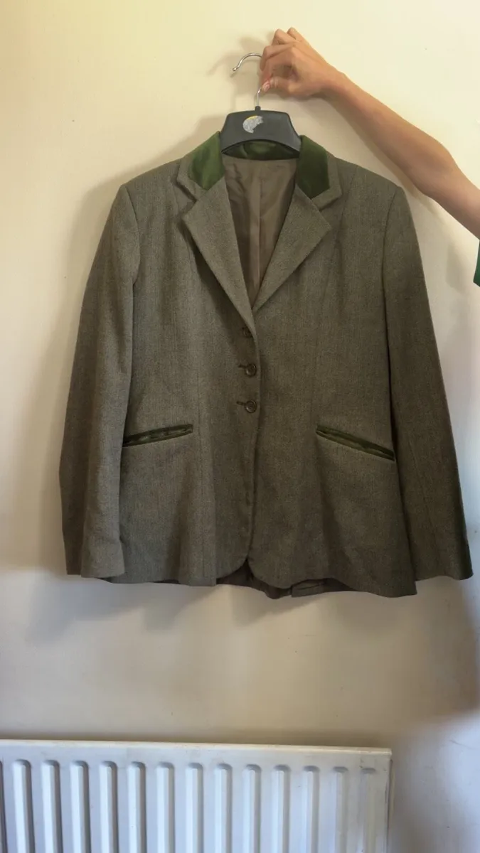 Show jacket - Image 1