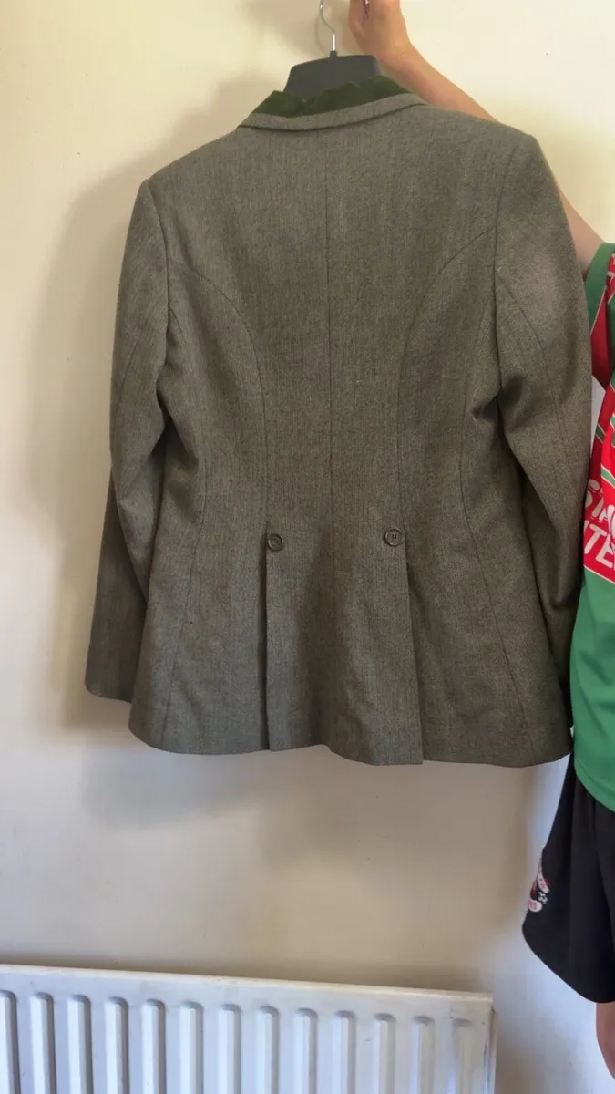 Show jacket - Image 2