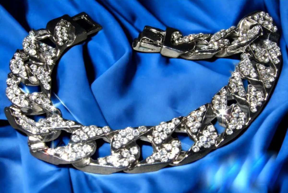 Men's Iced Out Cuban Link Chain Bracelet - Image 3