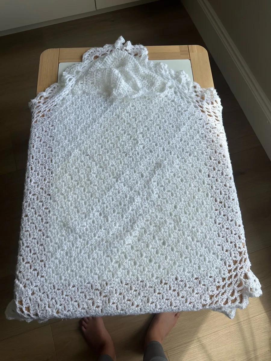 Christening blanket with hood - Image 1