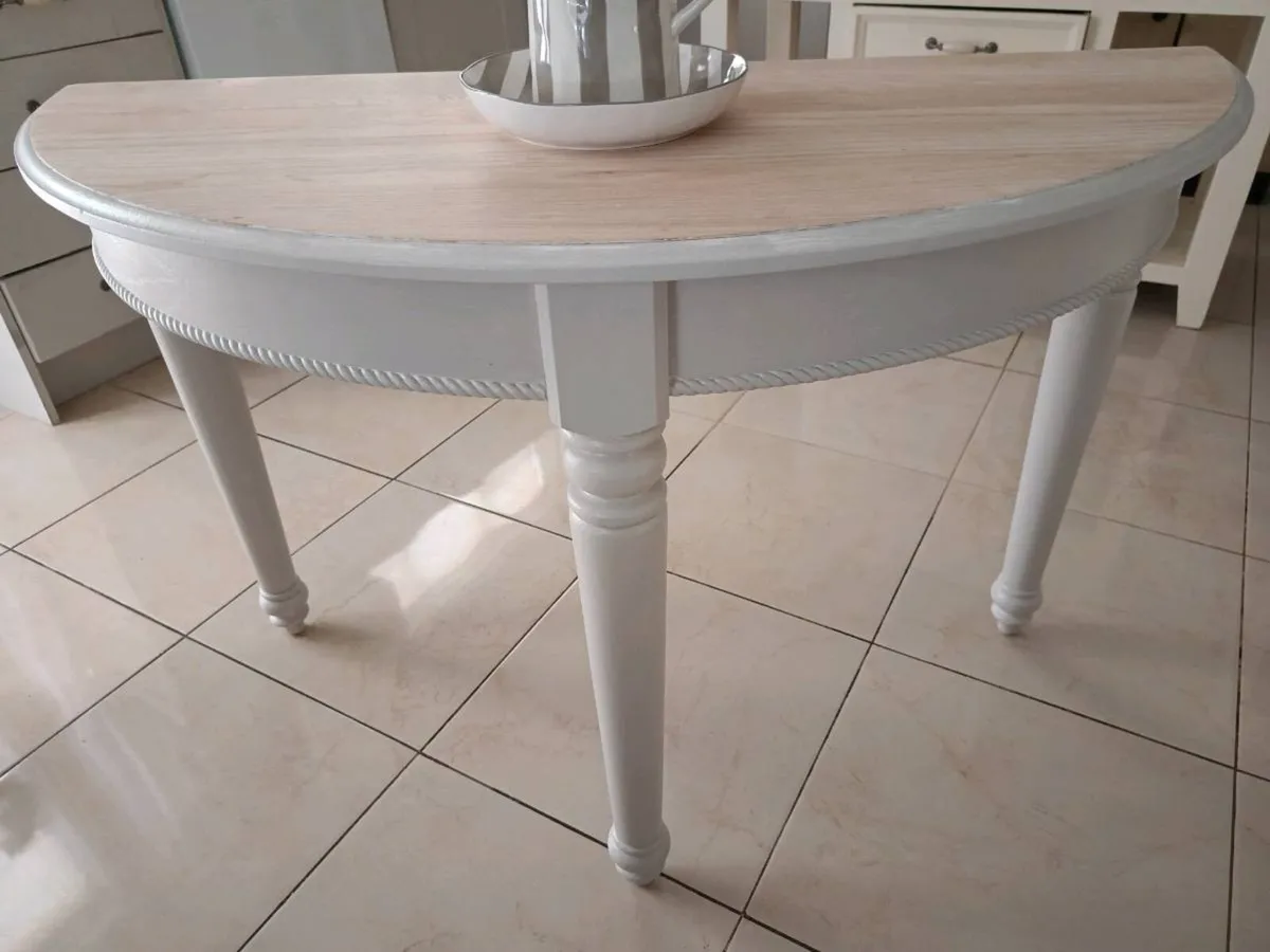 Console table - Image 1