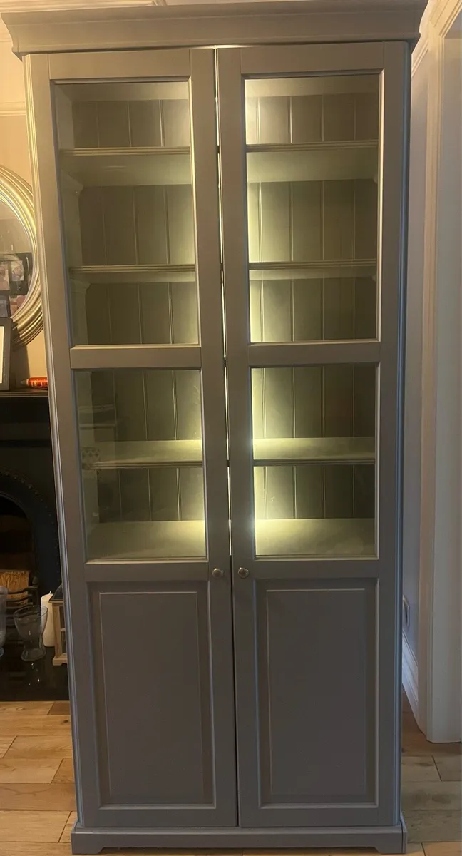 Display Cabinets - Image 4