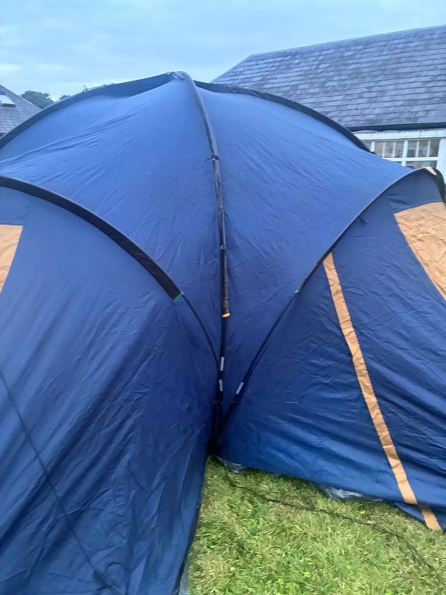 Tent - Image 4
