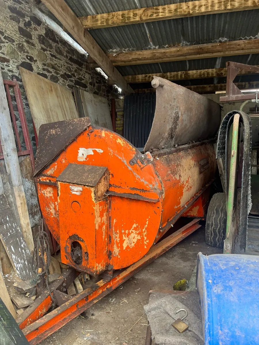 Howard dung spreader - Image 1