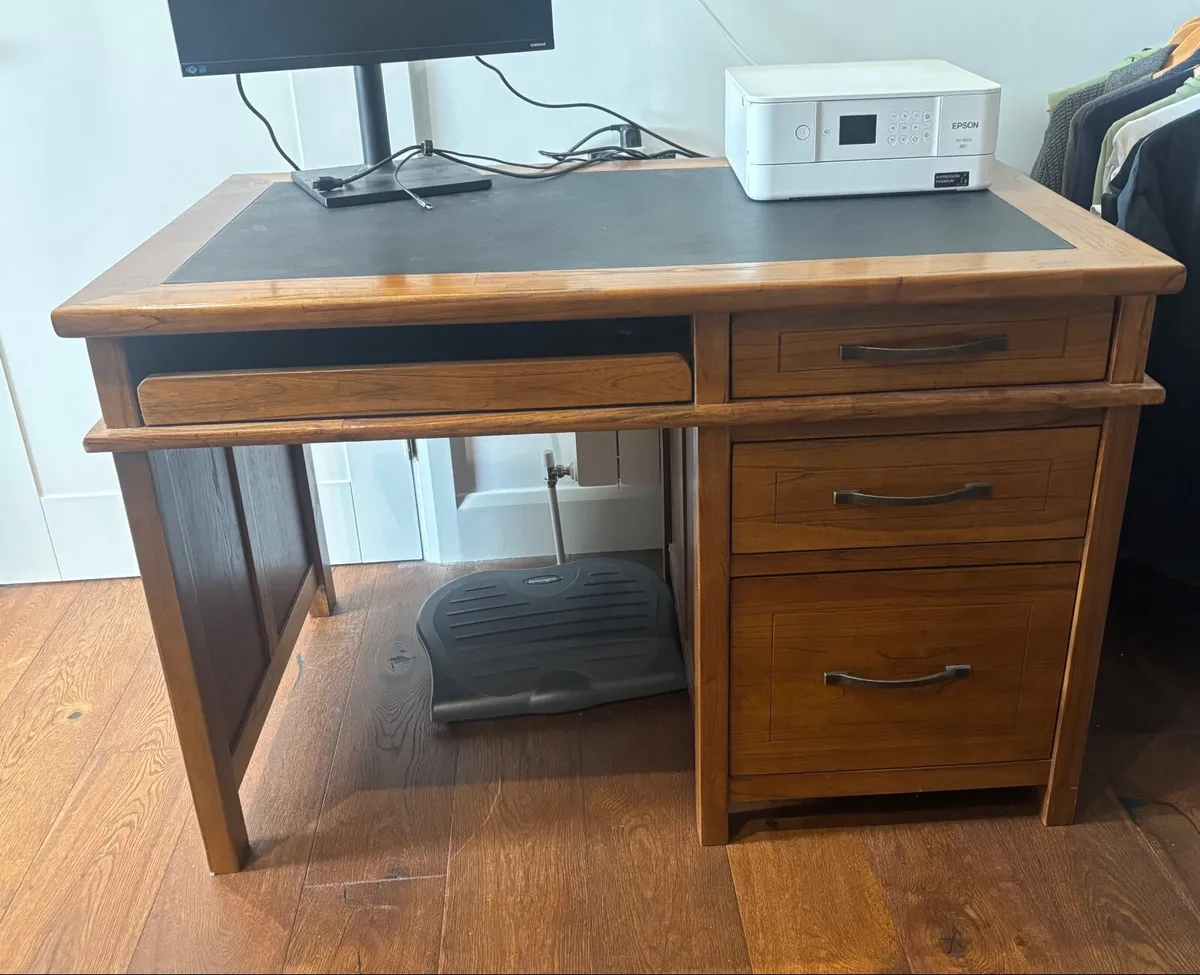 Work desk - Image 1