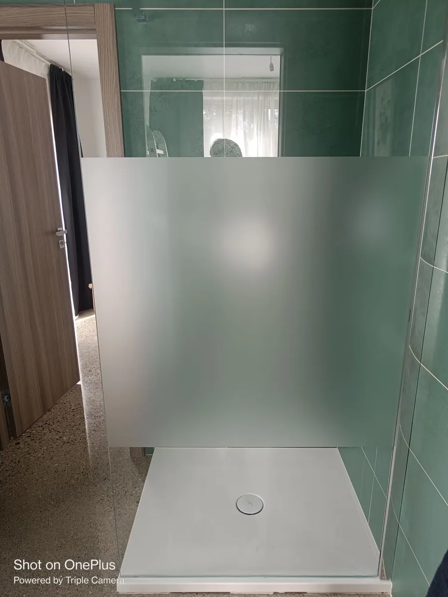 Bathroom accessories - Image 2