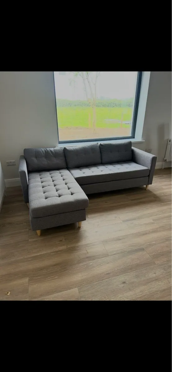 Couch - Image 2