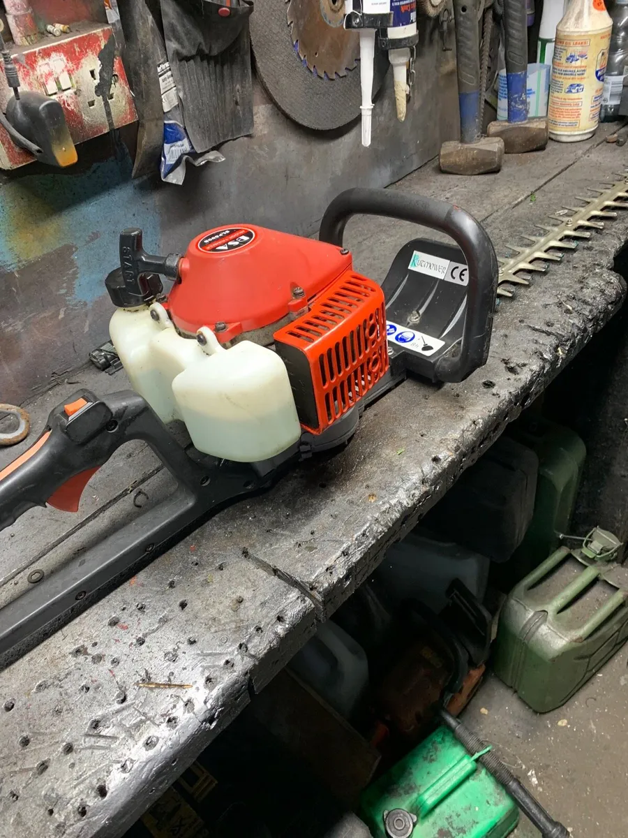 Hedge trimmer - Image 1