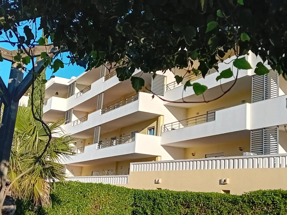 Lagos T2 apt - Image 2