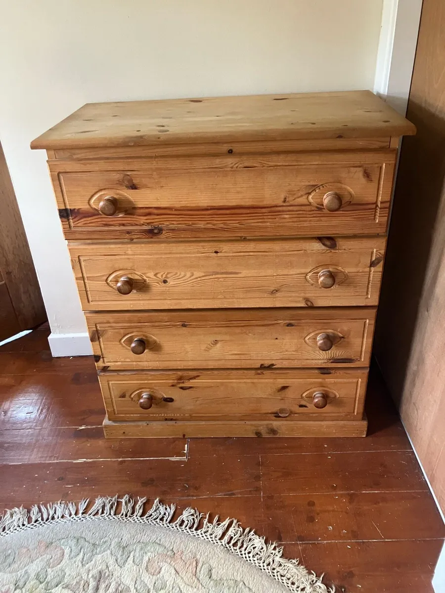 Chest of drawers