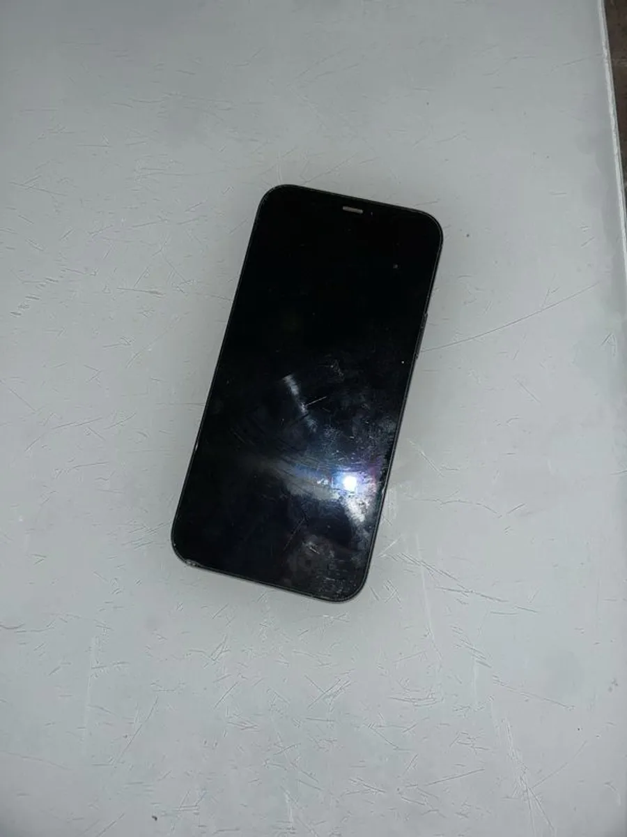 Iphone 12 - Image 1