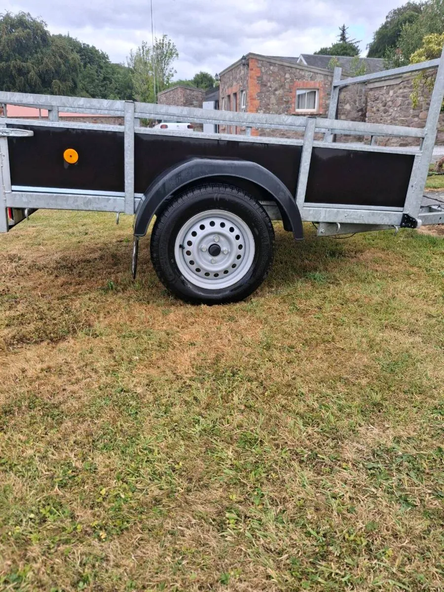 Trailer 6ft 6 in X 4ft 4 in for sale like new . - Image 1
