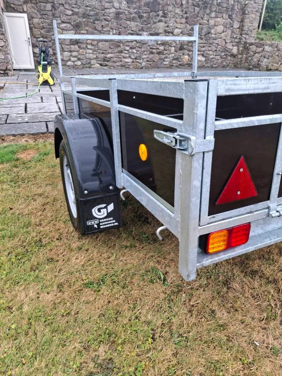 Trailer 6ft 6 in X 4ft 4 in for sale like new . - Image 4