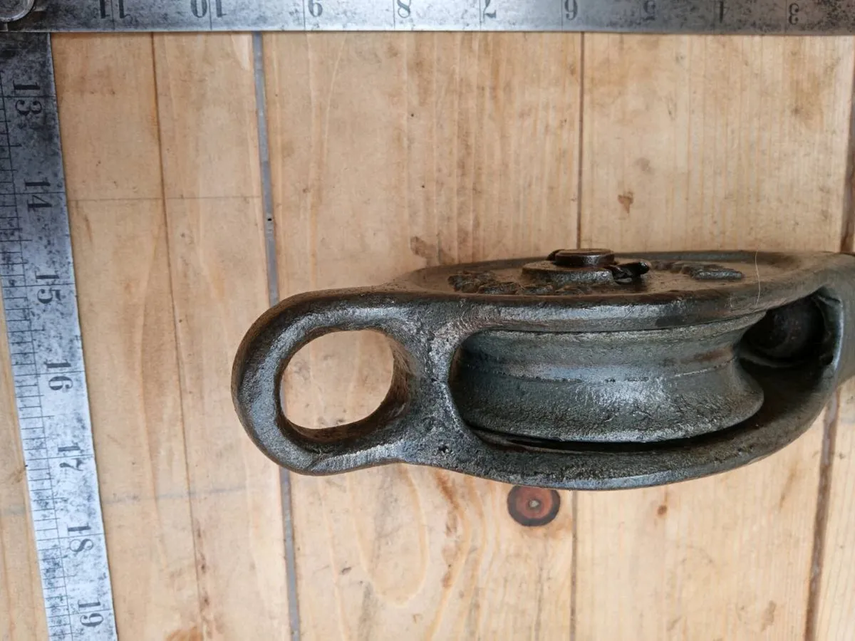 Vintage pulley block - Image 2