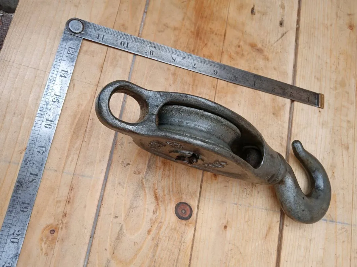 Vintage pulley block - Image 4