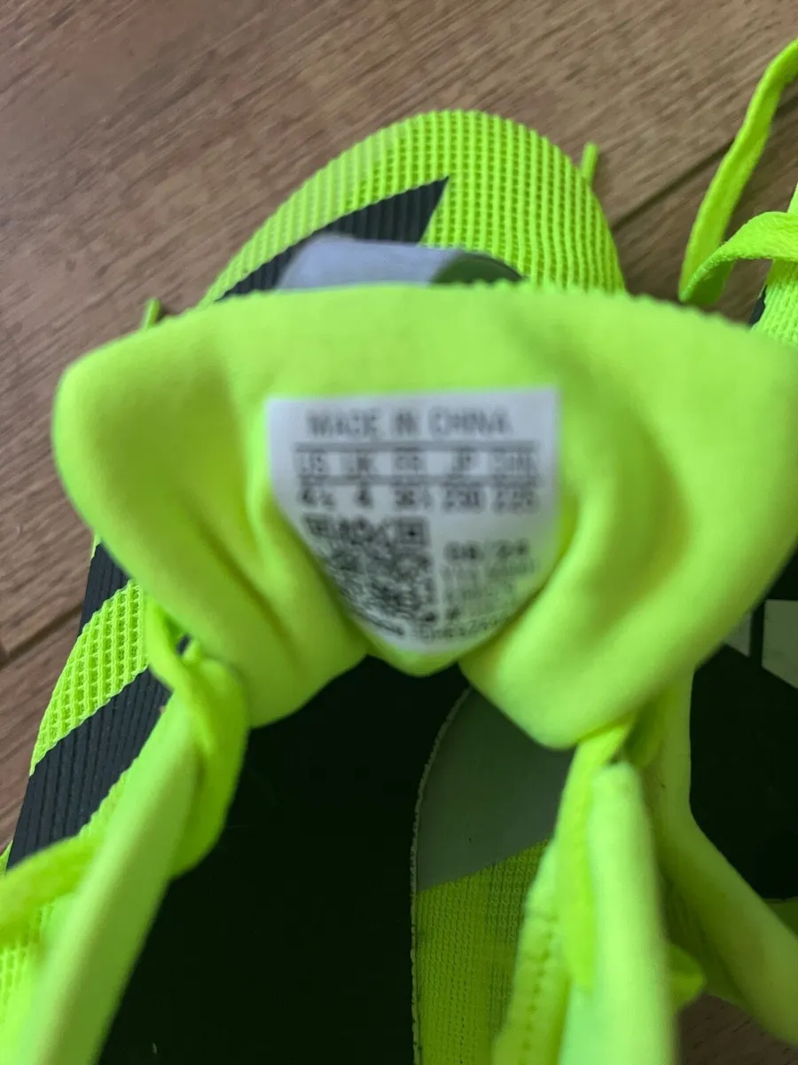 Running Spikes UK size 4 - Image 3