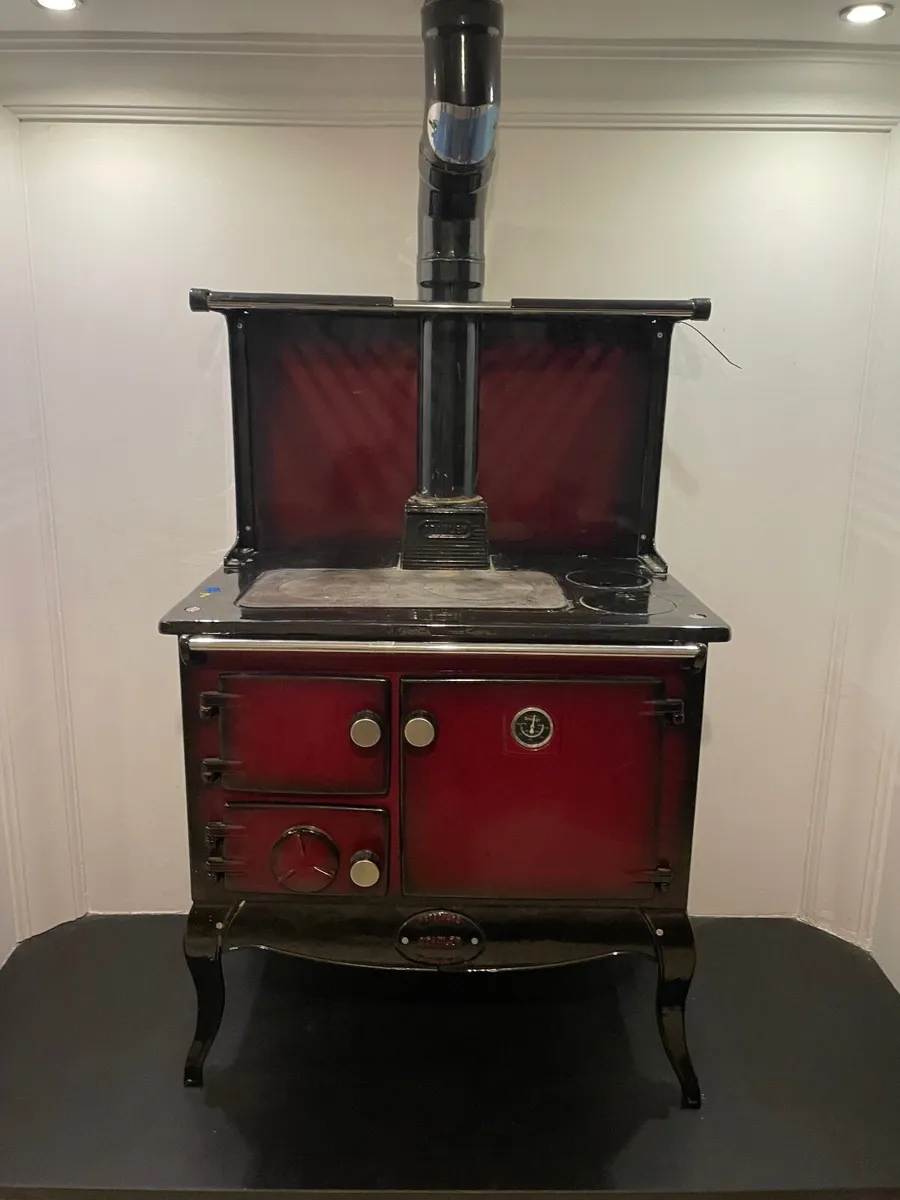 Stanley Stove - Image 1